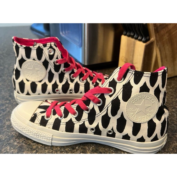 CONVERSE ❤️ Marimekko Black White Designer Sneakers - Picture 9 of 12